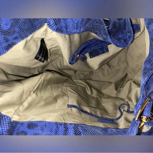 GILI Leather Blue Exotic Stirrup Hobo - Picture 6 of 7